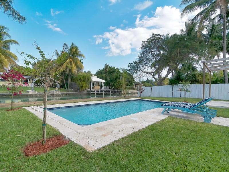 1365 DAYTONIA RD photo 5