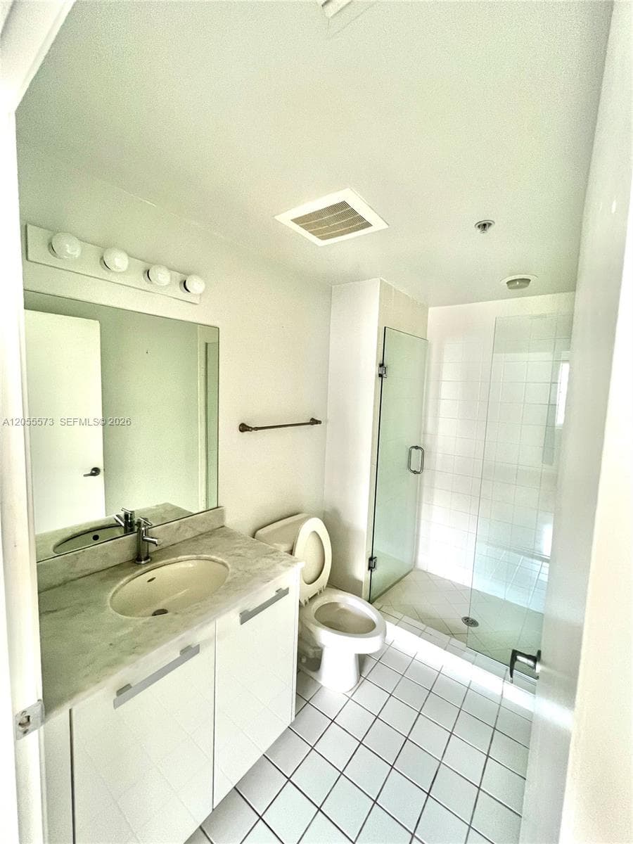 601 NE 36th St 1307 photo 9