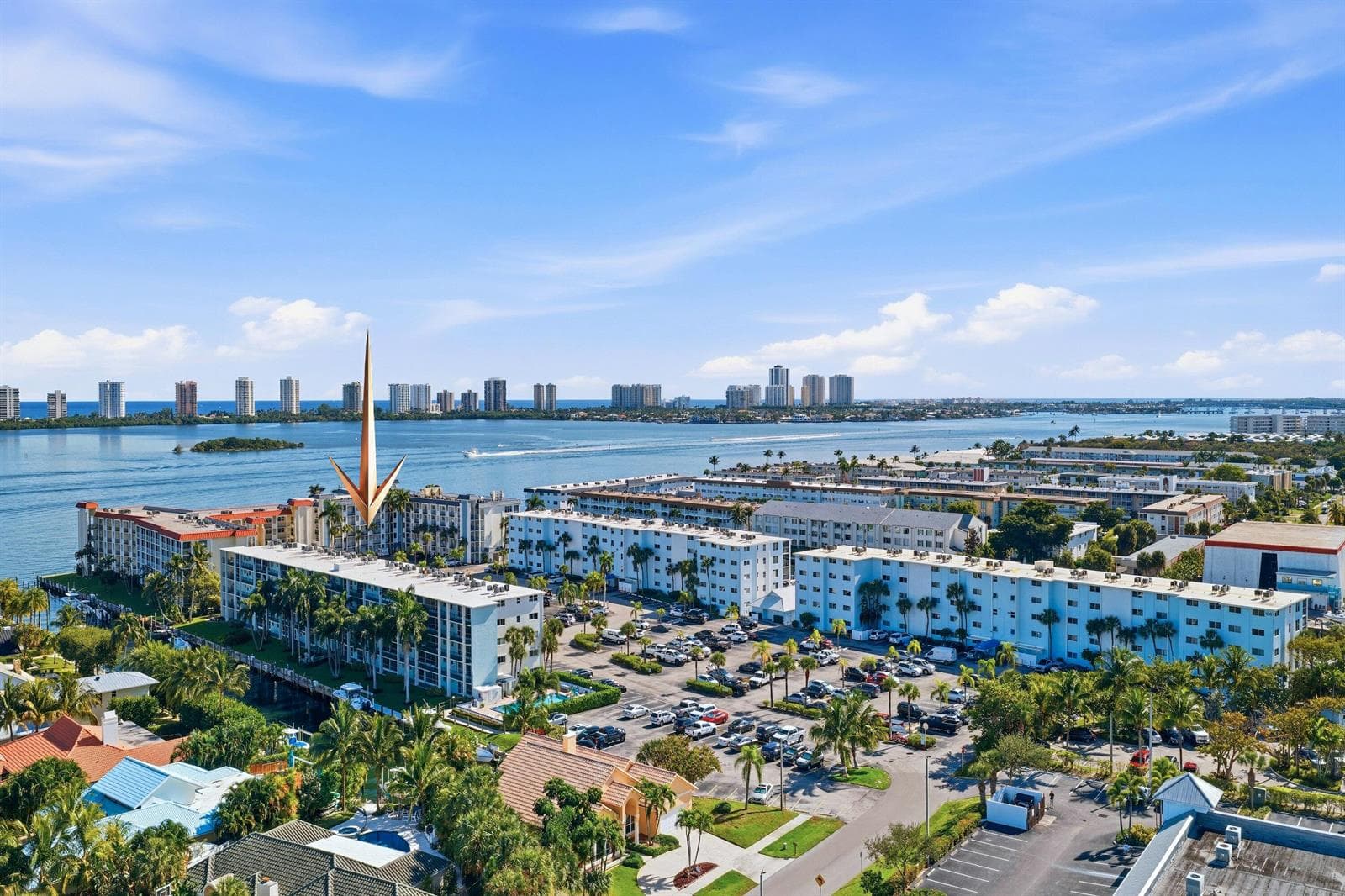 100 Paradise Harbour Boulevard 203 photo 2