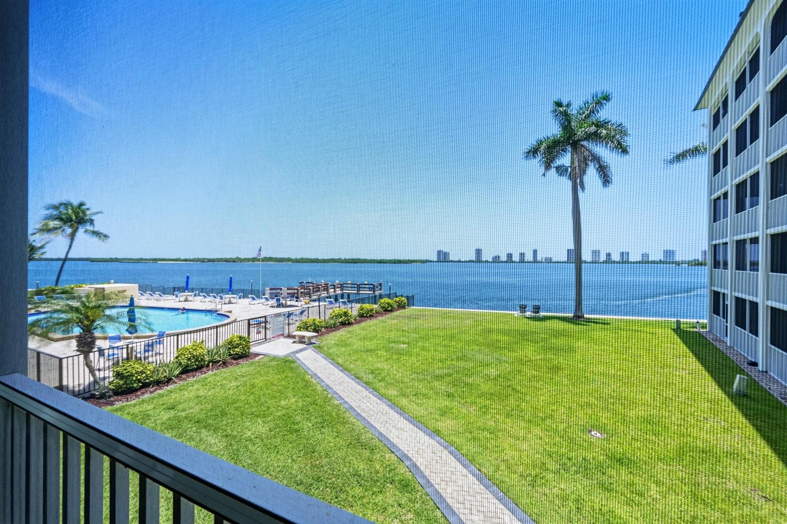 100 Paradise Harbour Boulevard 203 photo 1