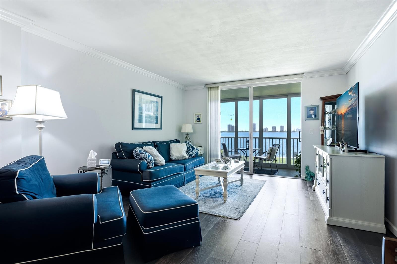 100 Paradise Harbour Boulevard 203 photo 4