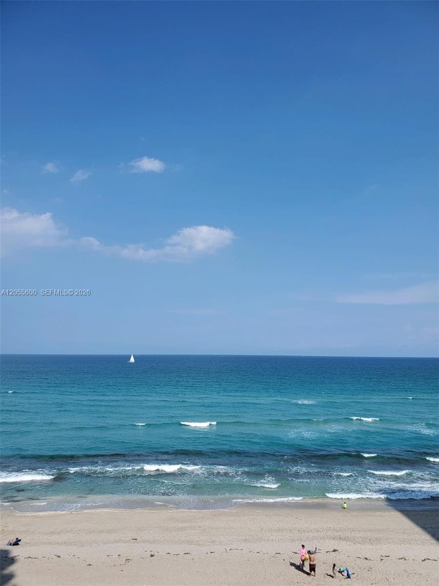 5460 N. Ocean Dr 4B photo 1