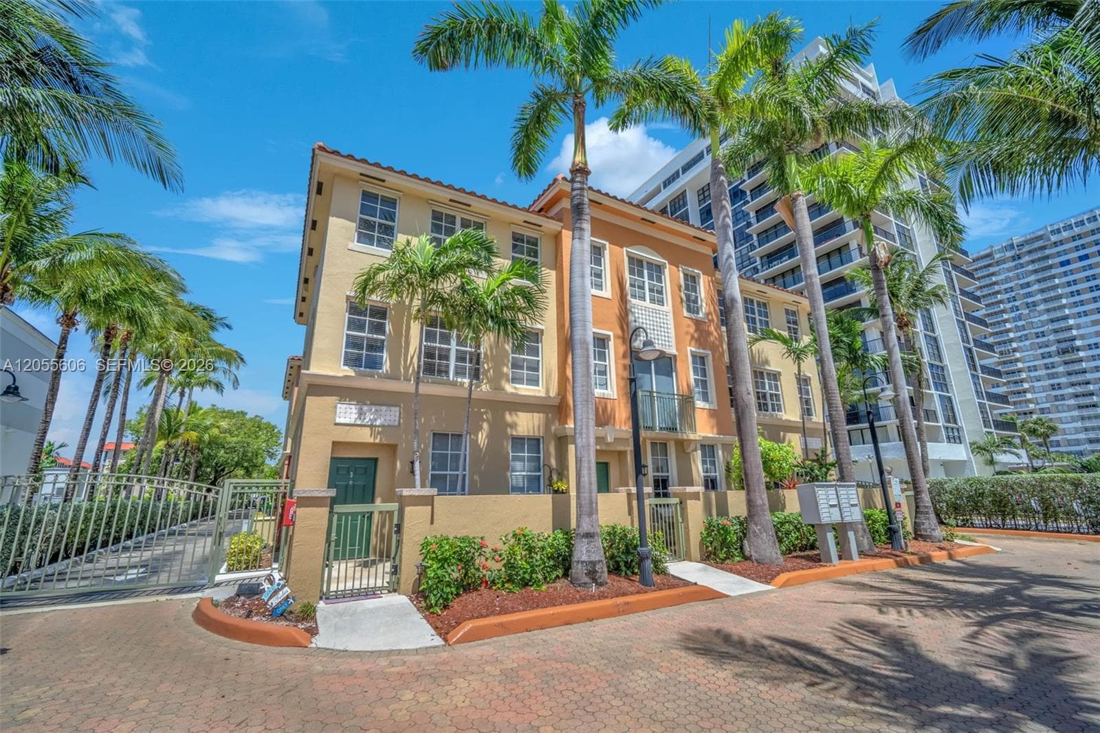 2065 S Ocean Dr TH1 photo 1