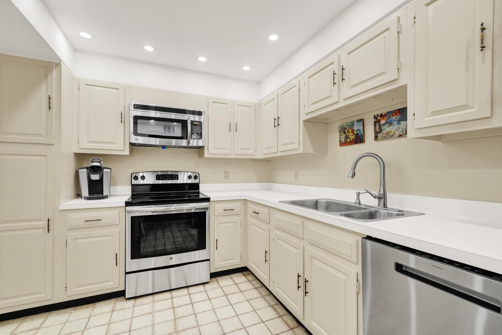 2697 N Ocean Boulevard F-303 photo 12