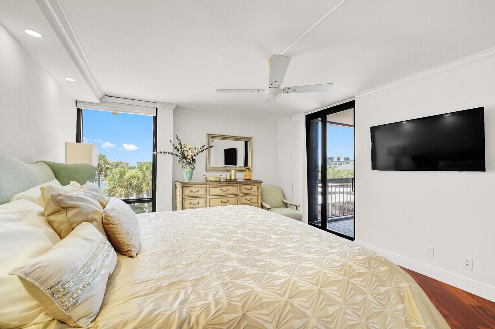 2697 N Ocean Boulevard F-303 photo 21