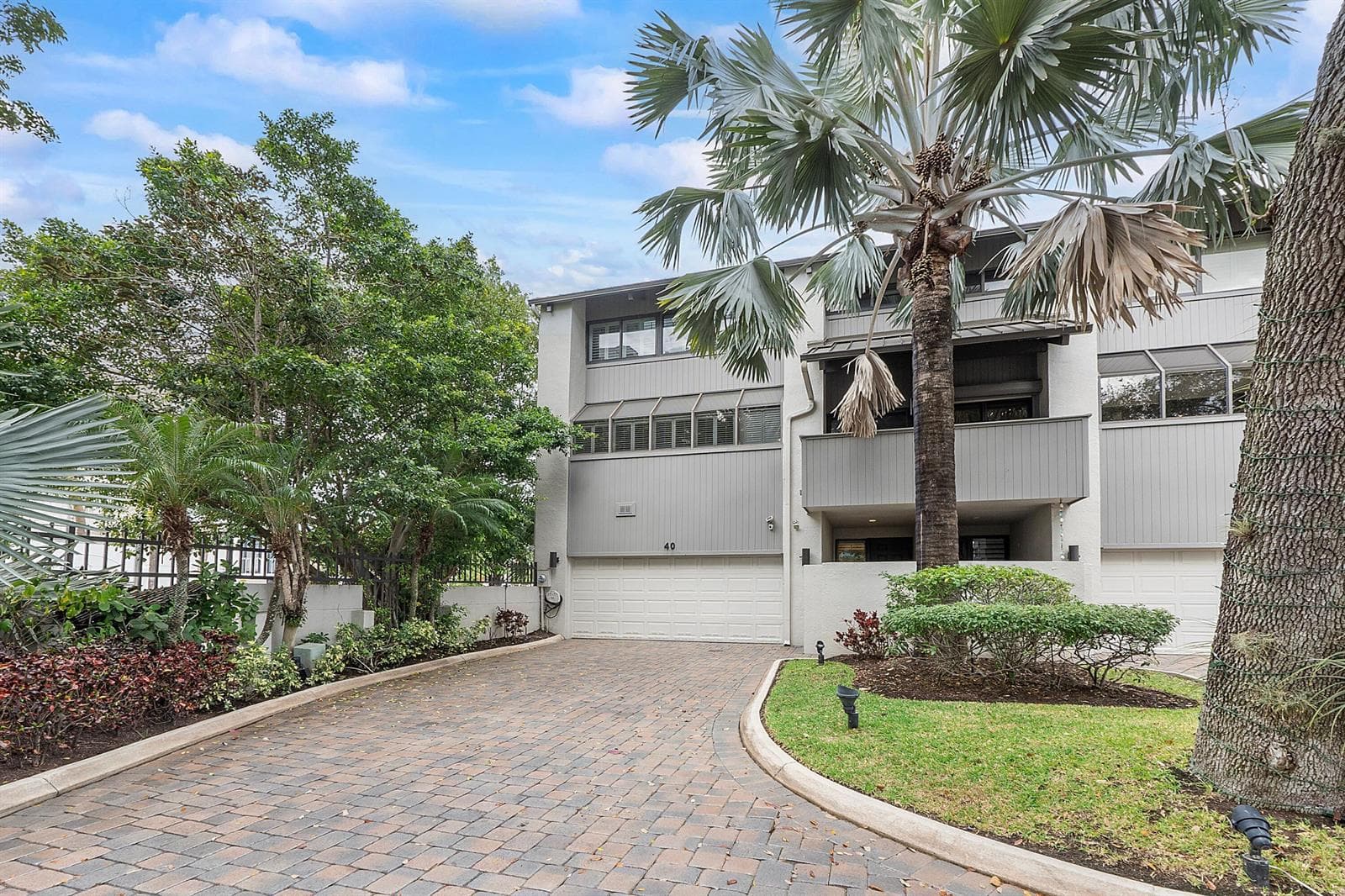 40 Portside Drive photo 1