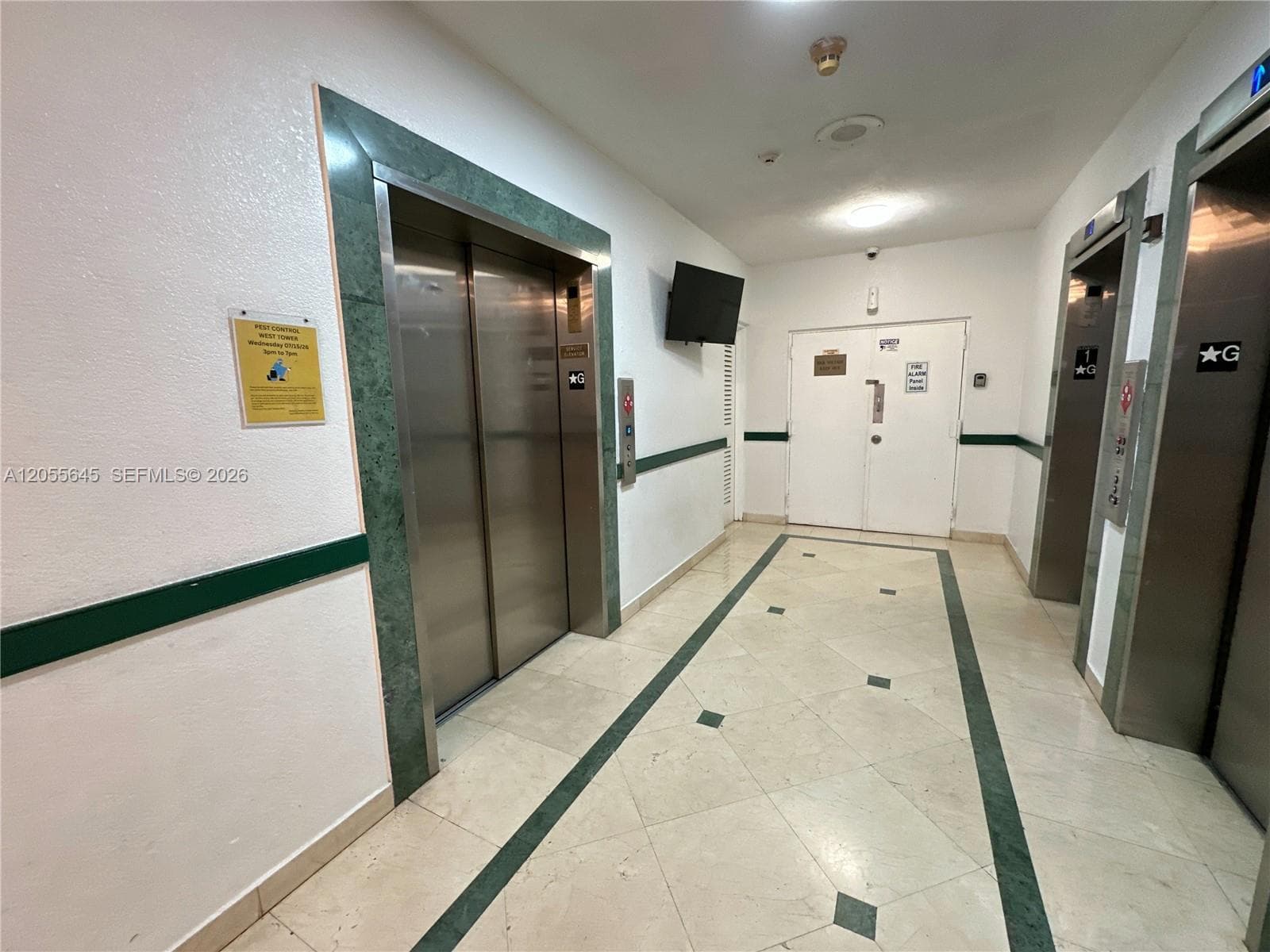 1301 NE Miami Gardens Dr 1403W photo 18