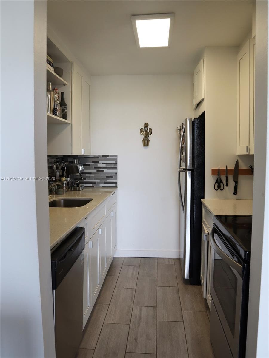 2350 NE 135th St 607 photo 16