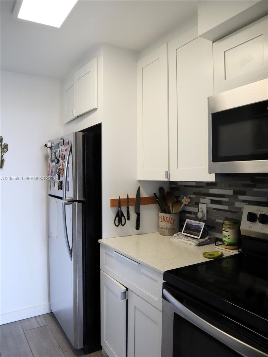 2350 NE 135th St 607 photo 4