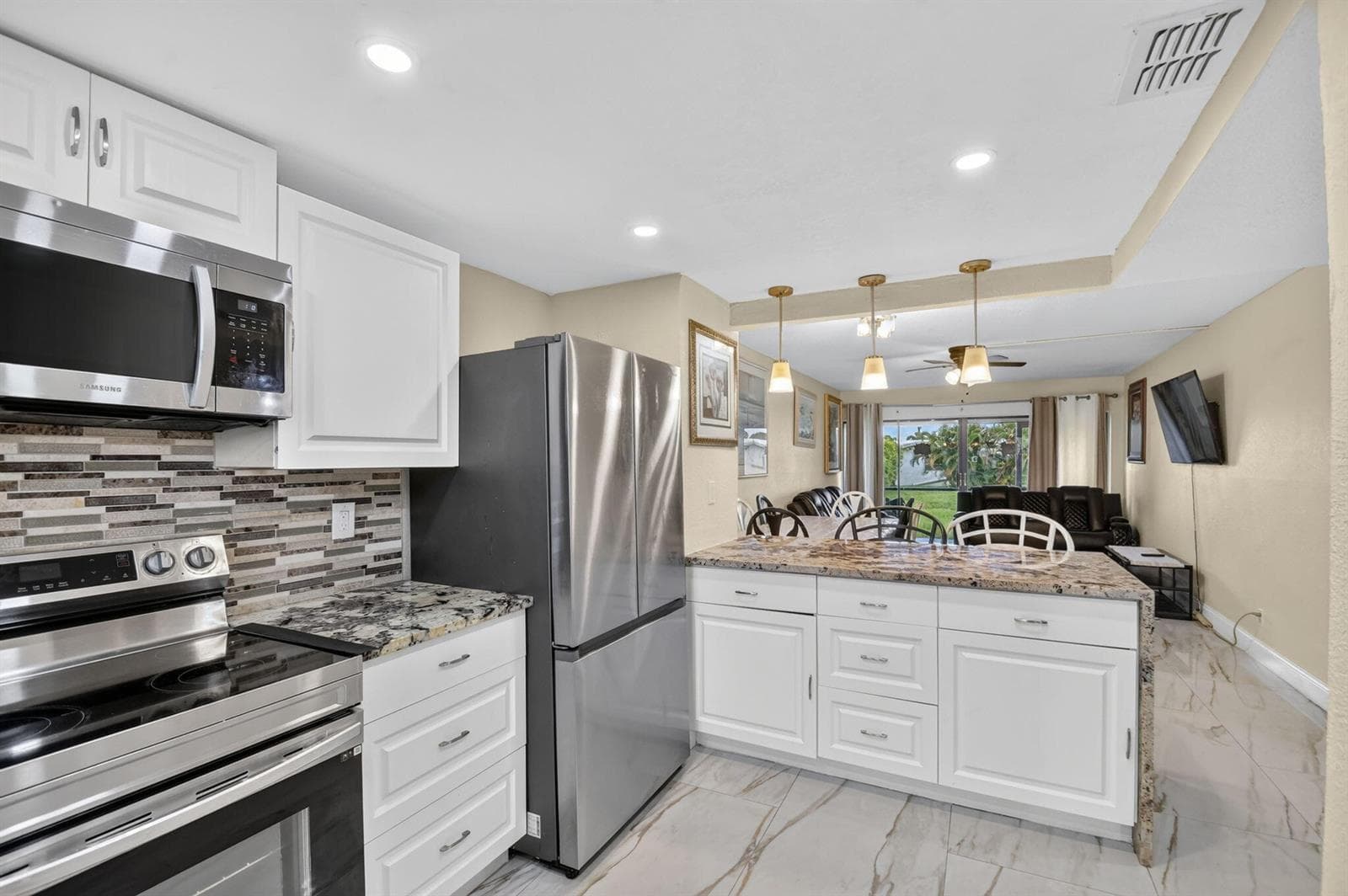2101 W Woolbright Road J107 photo 9