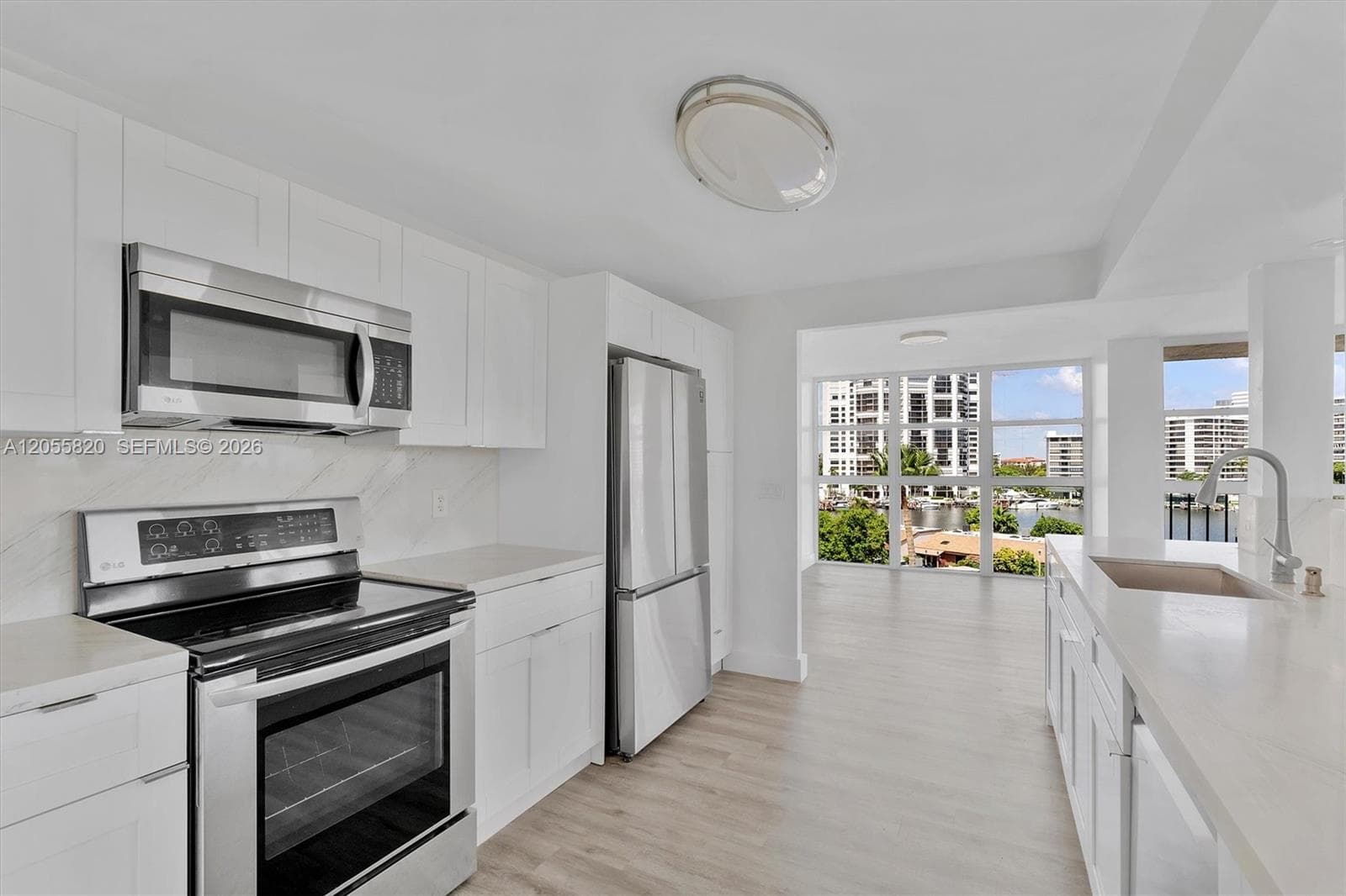 200 Leslie Dr 631 photo 4