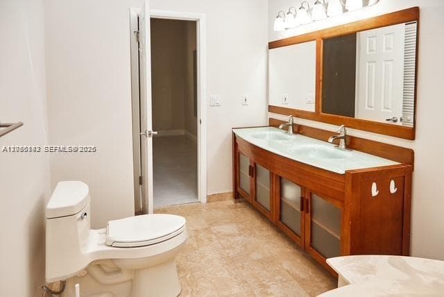 347 Leslie Dr photo 10