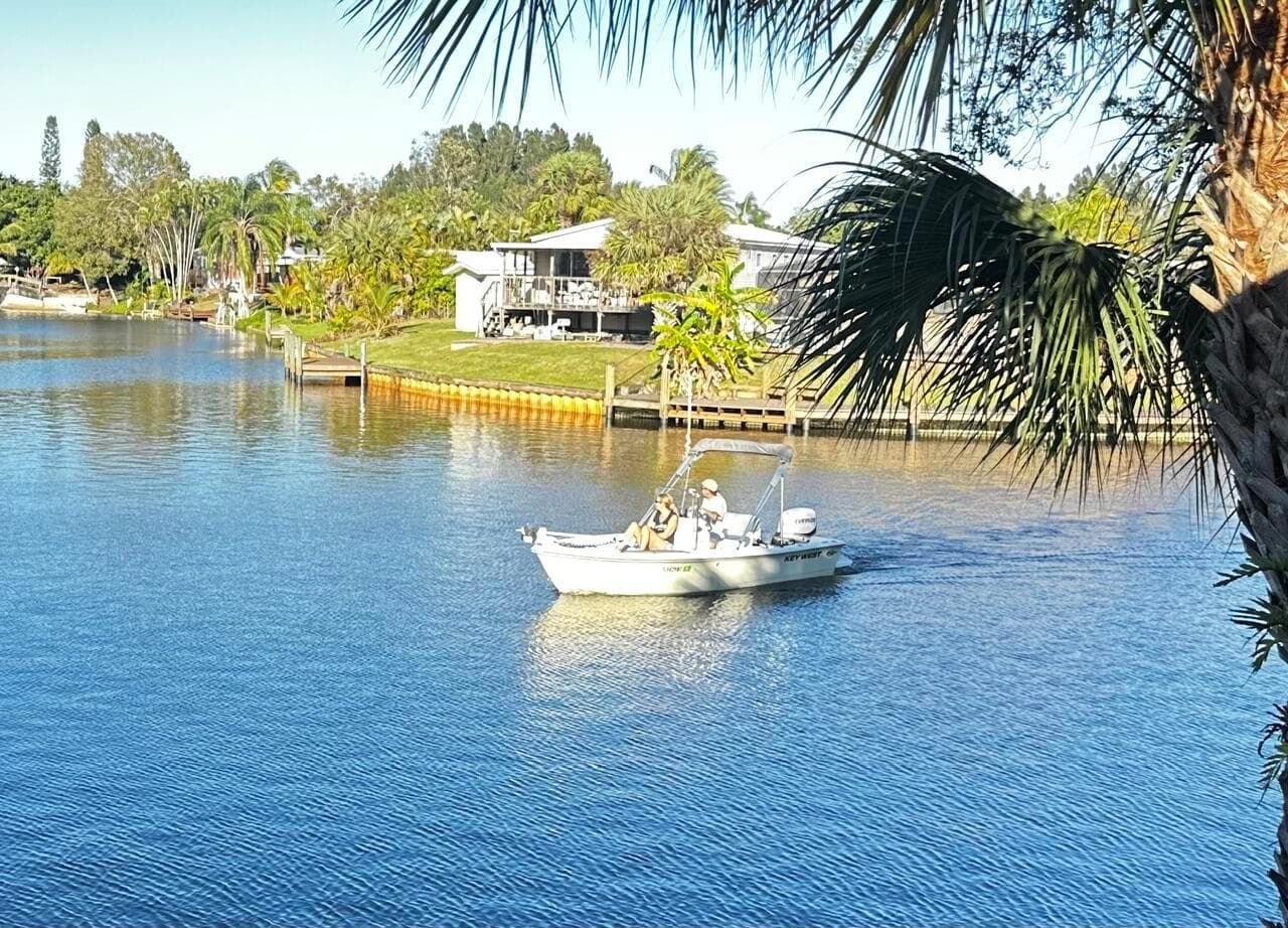 7882 SE PARADISE Drive 2