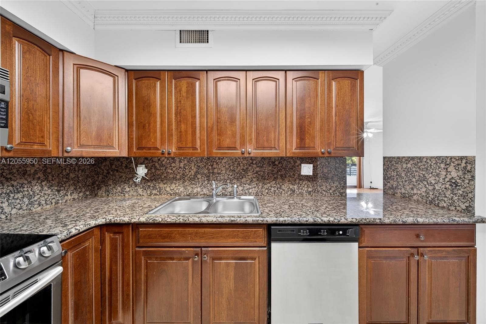 3600 Mystic Pointe Dr 310 photo 5