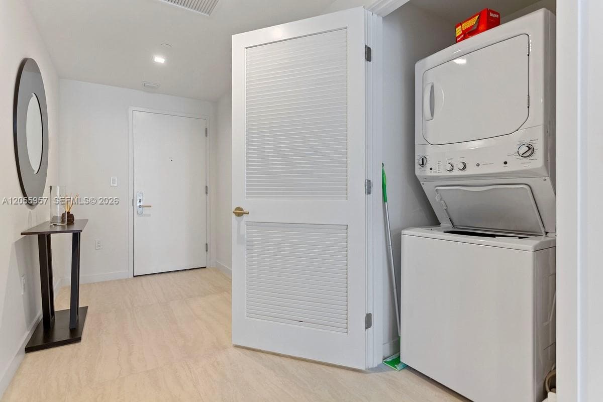 77 SE 5th Street 3902 photo 12