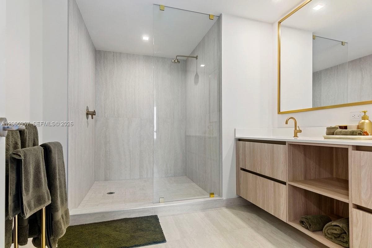 77 SE 5th Street 3902 photo 11