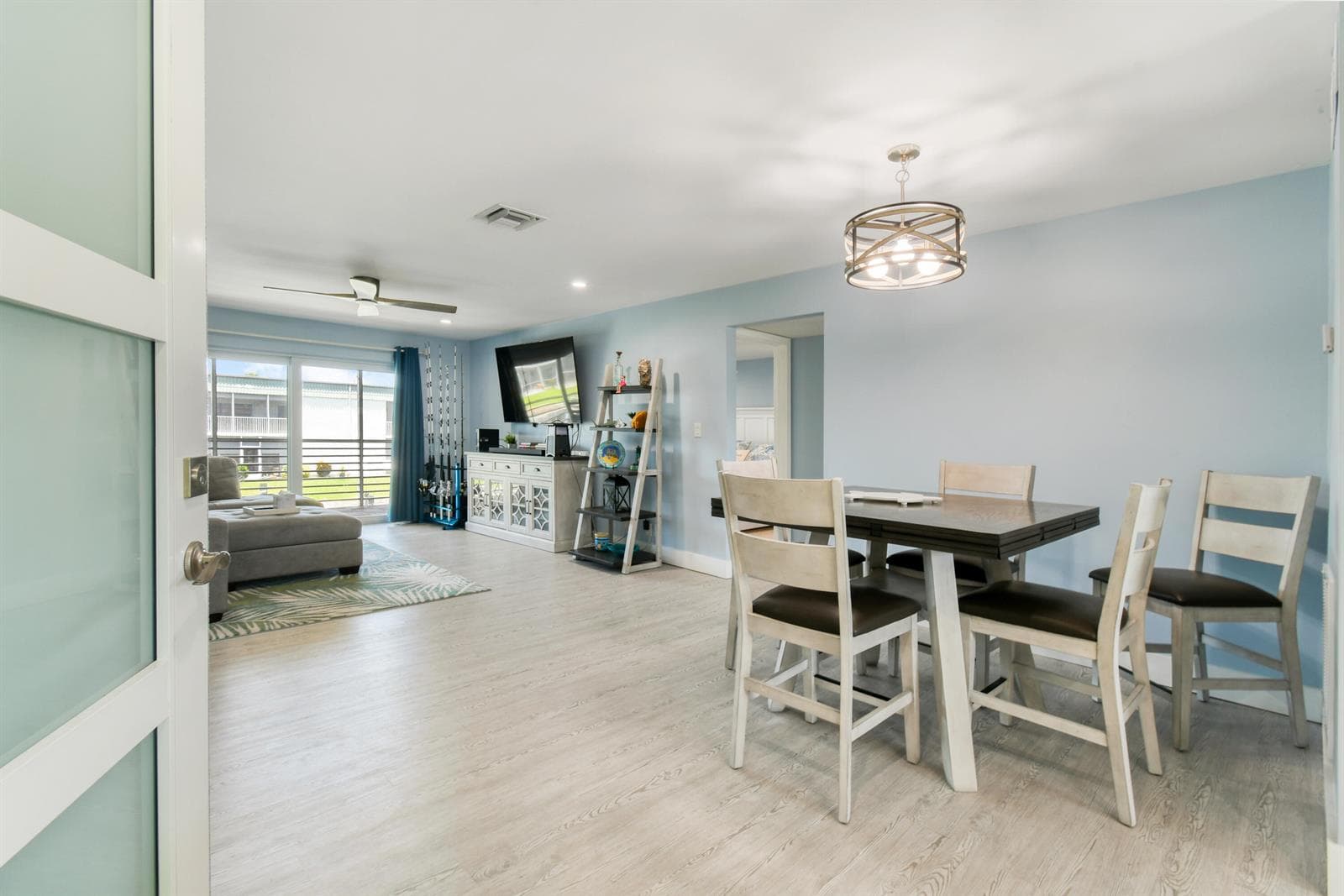 117 Lehane Terrace 211 photo 14
