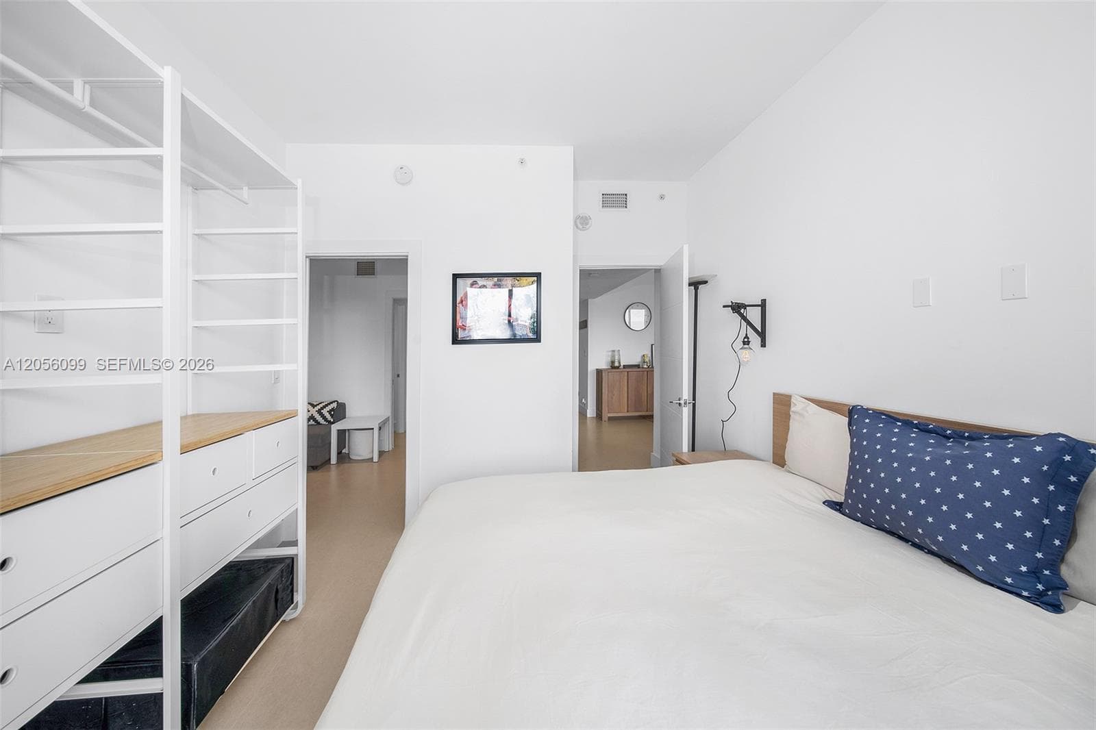 827 photo 22