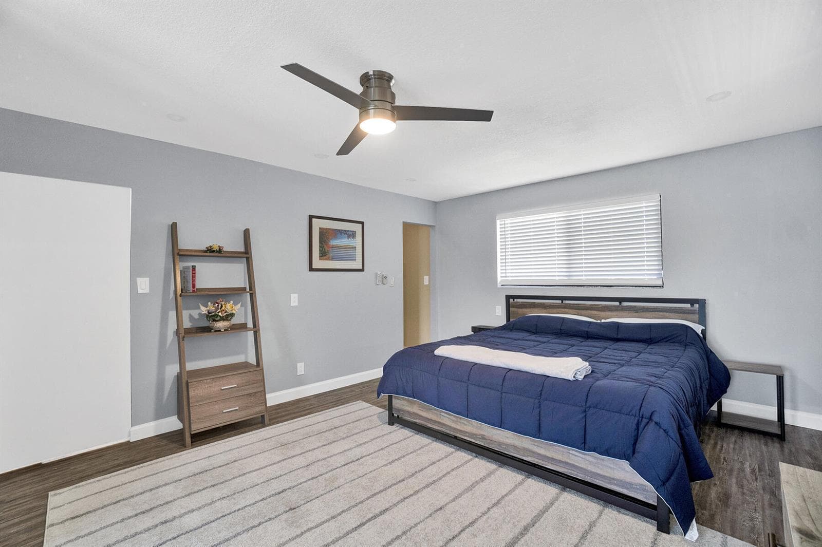 1901 N Riverside Drive Apt 1 photo 13