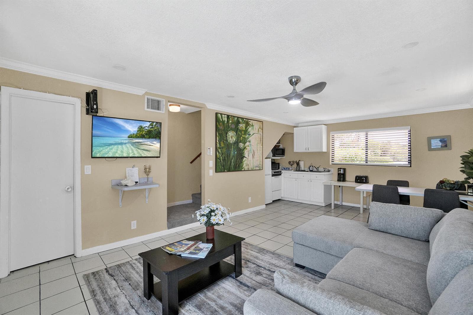 1901 N Riverside Drive Apt 1 photo 9