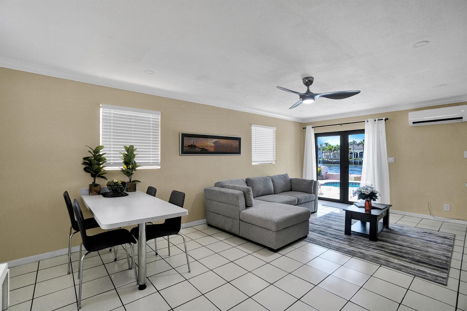 1901 N Riverside Drive Apt 1 photo 11