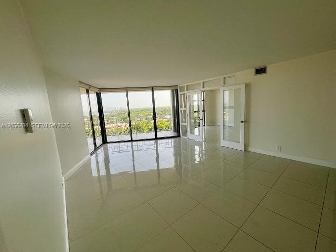 1000 Quayside Ter 1104 photo 6