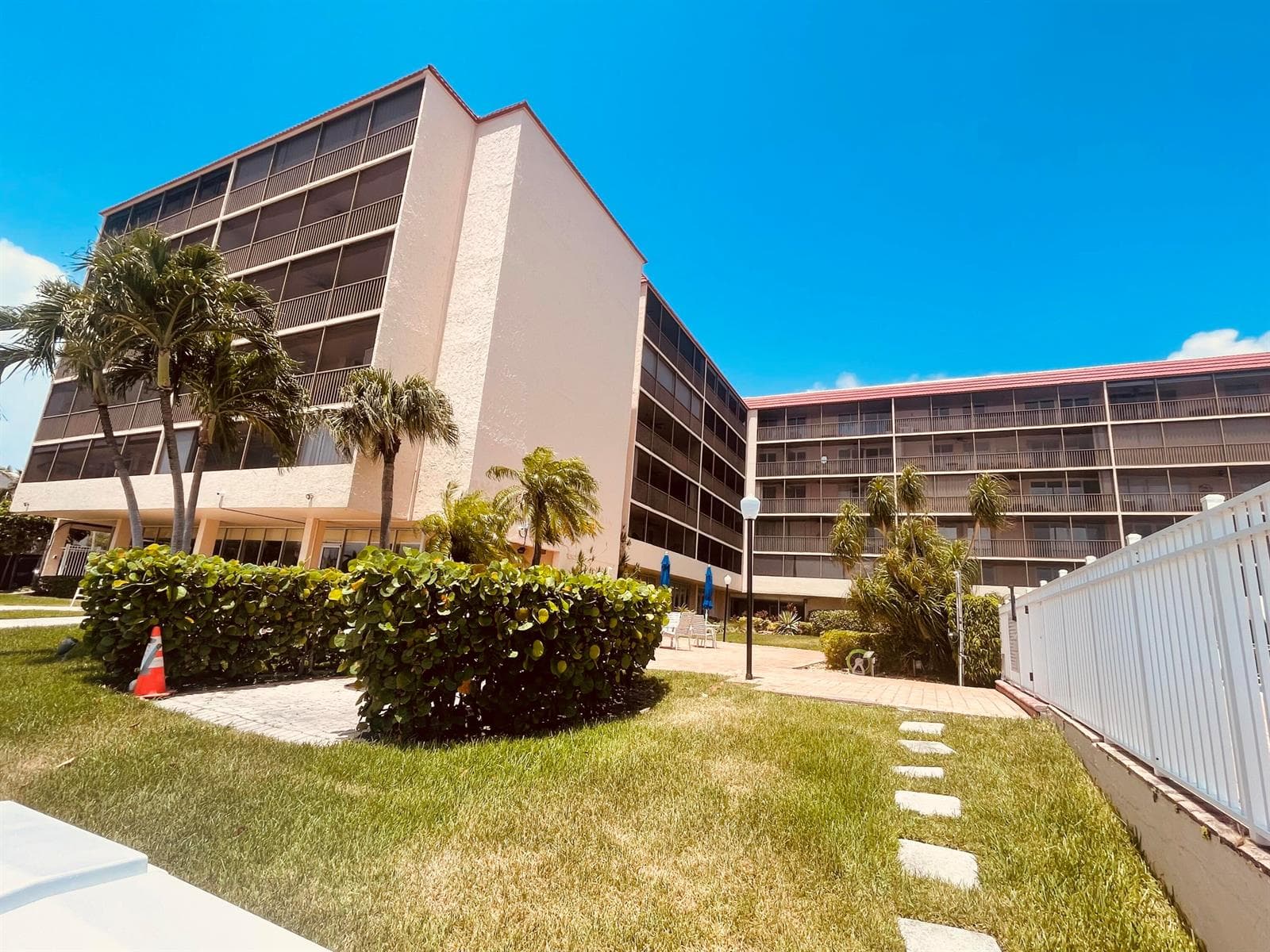 740 S FEDERAL Highway 410 photo 18