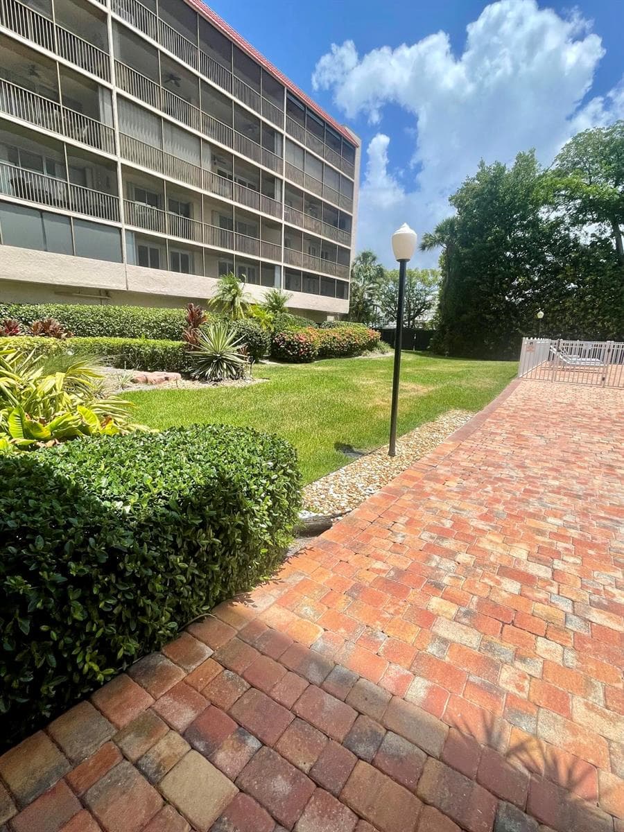 740 S FEDERAL Highway 410 photo 21