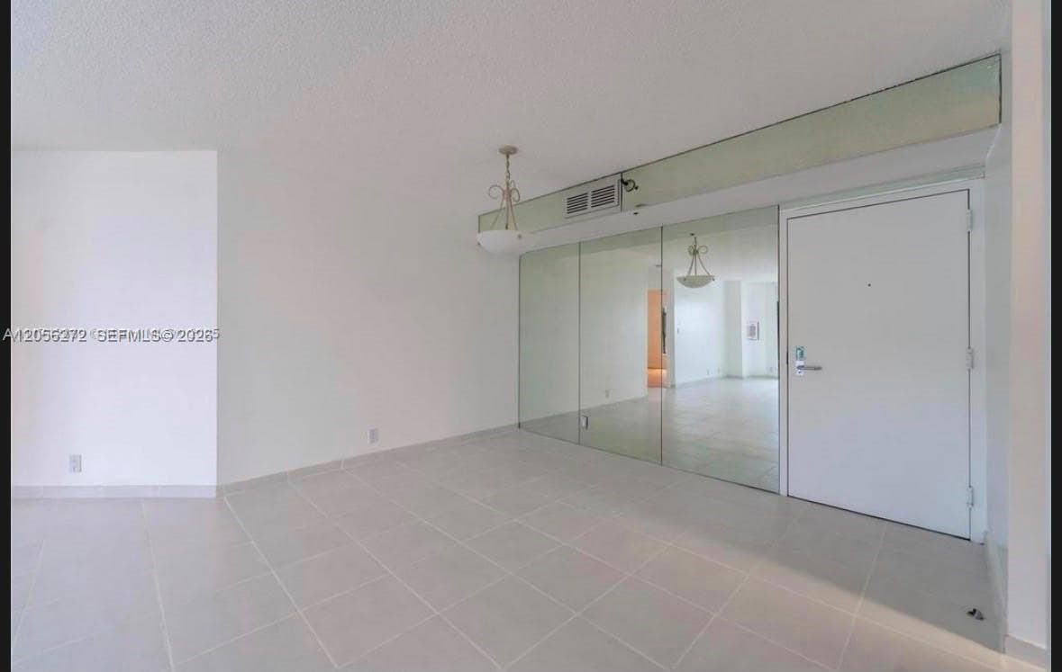 19101 NE 36th Ct 304 photo 7