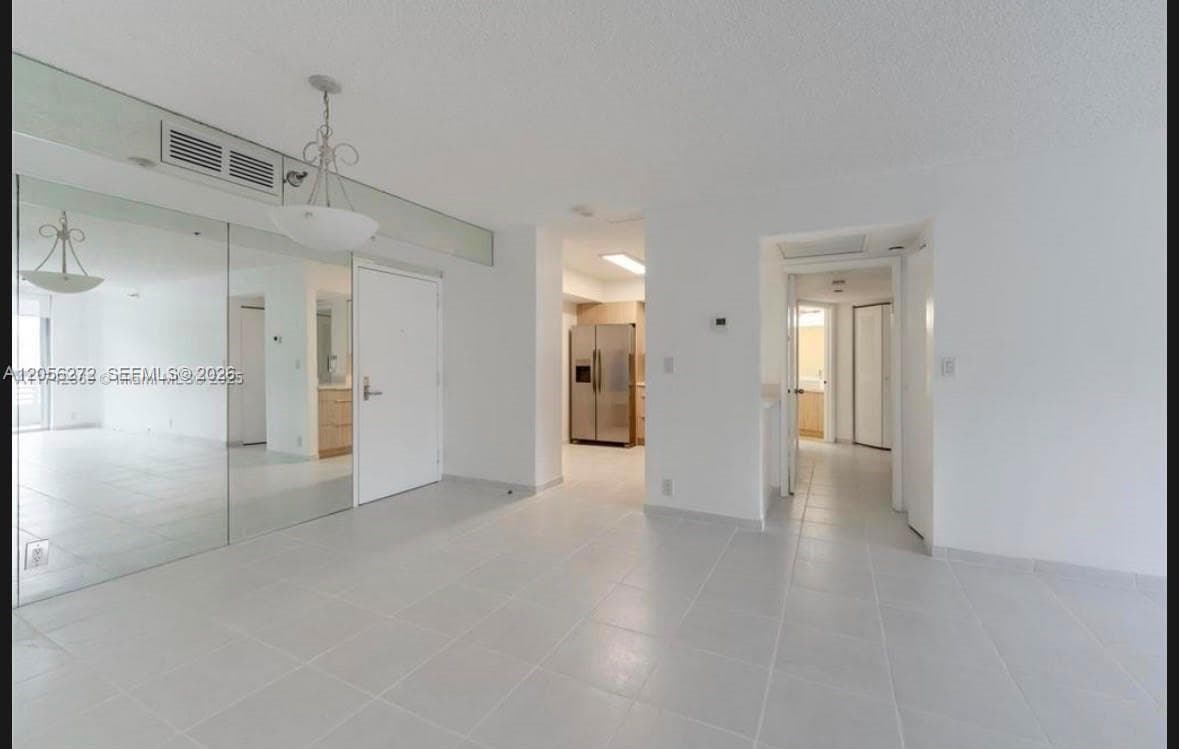 19101 NE 36th Ct 304 photo 5