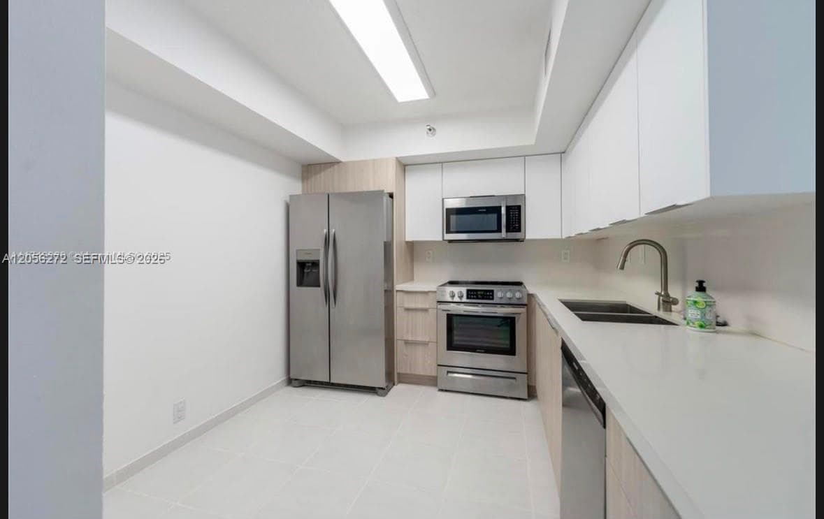 19101 NE 36th Ct 304 photo 9