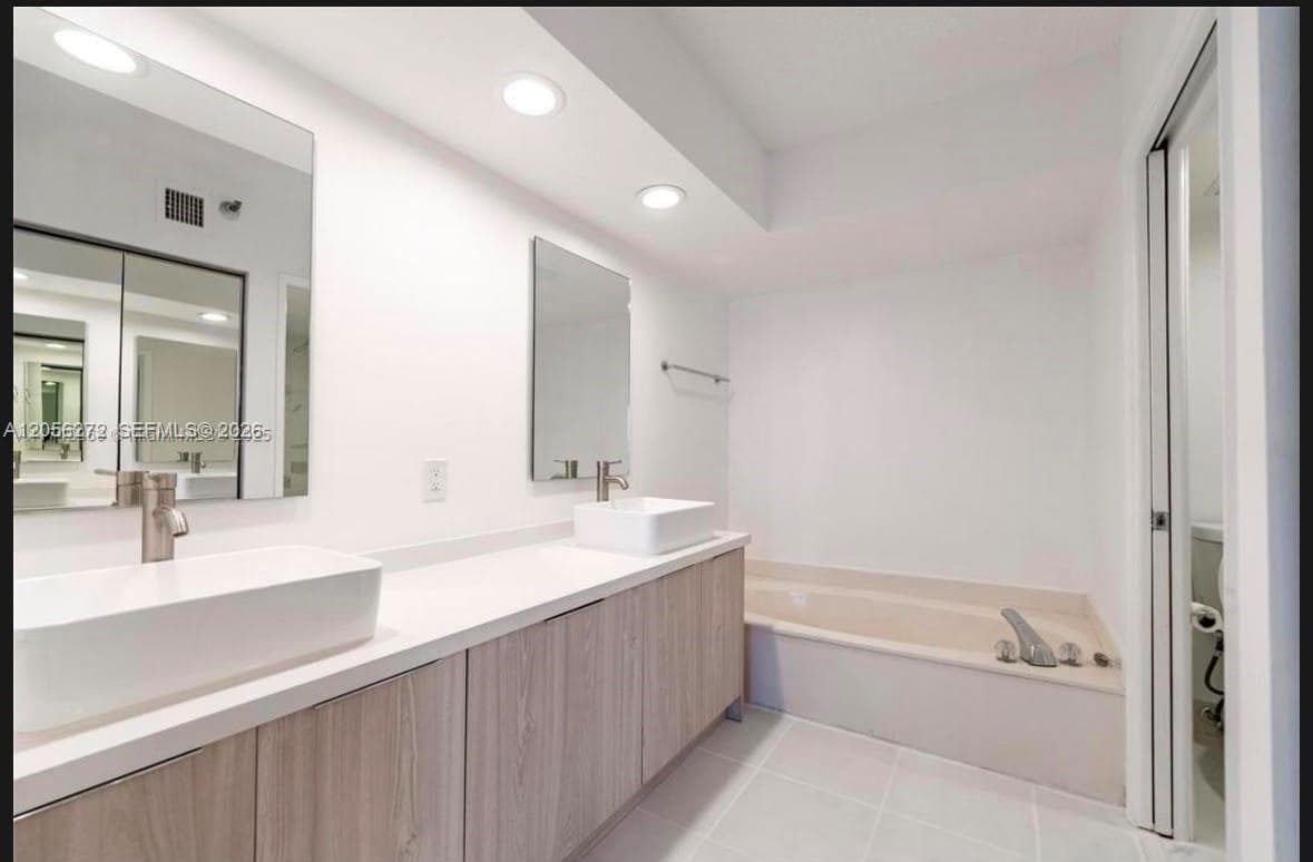 19101 NE 36th Ct 304 photo 21