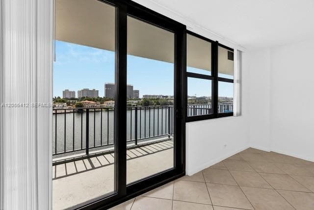 10101 E Bay Harbor Dr 504 photo 2