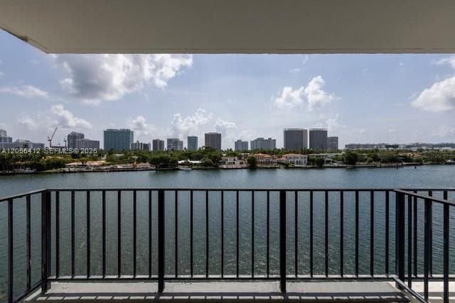 10101 E Bay Harbor Dr 504 photo 1