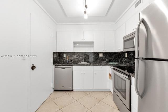 10101 E Bay Harbor Dr 504 photo 9