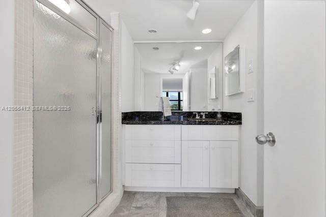10101 E Bay Harbor Dr 504 photo 21