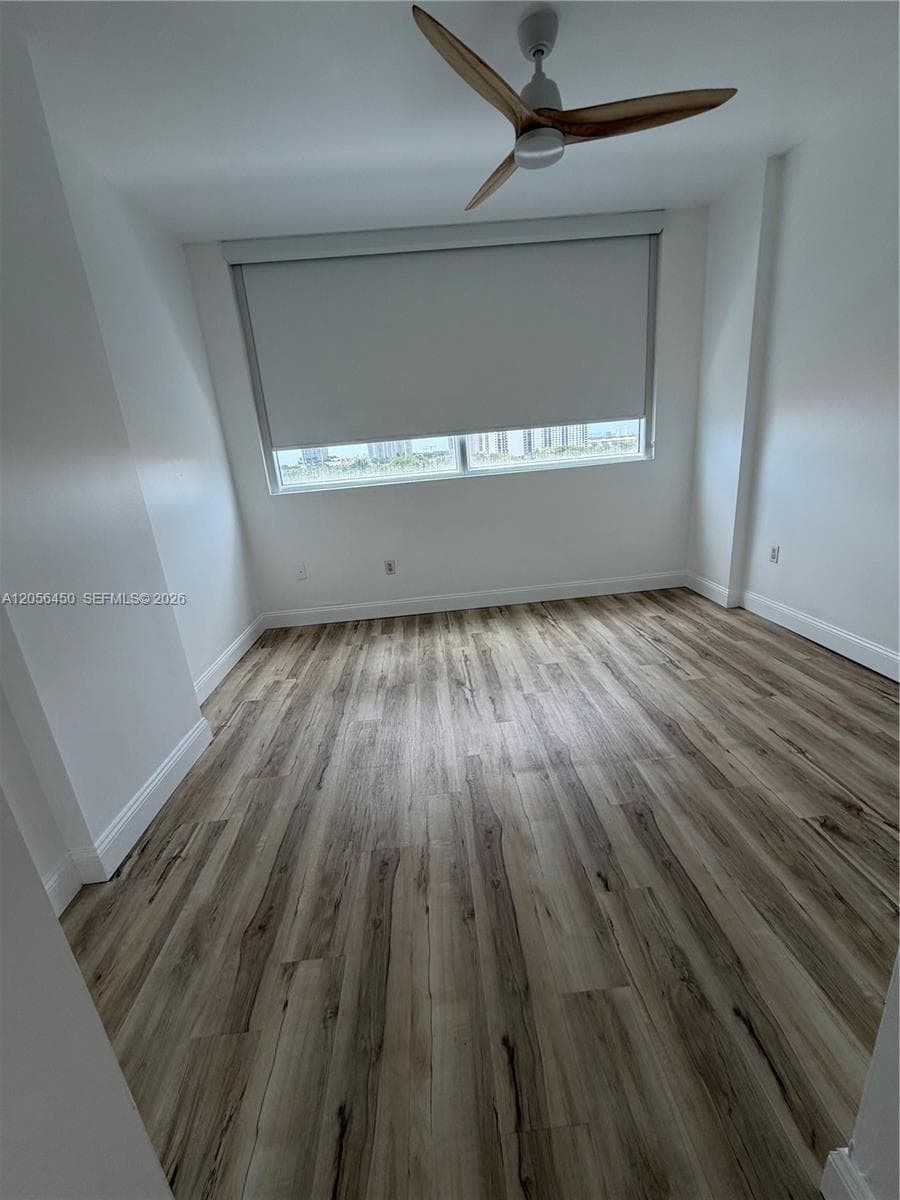 3000 NE 188th St 707 photo 6