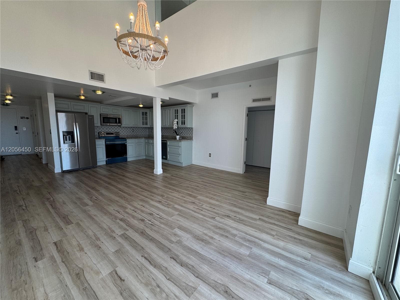 3000 NE 188th St 707 photo 3