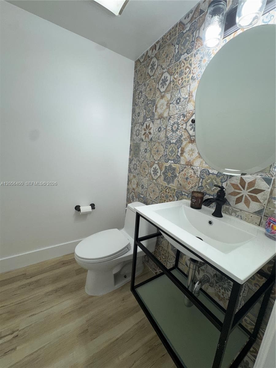 3000 NE 188th St 707 photo 8