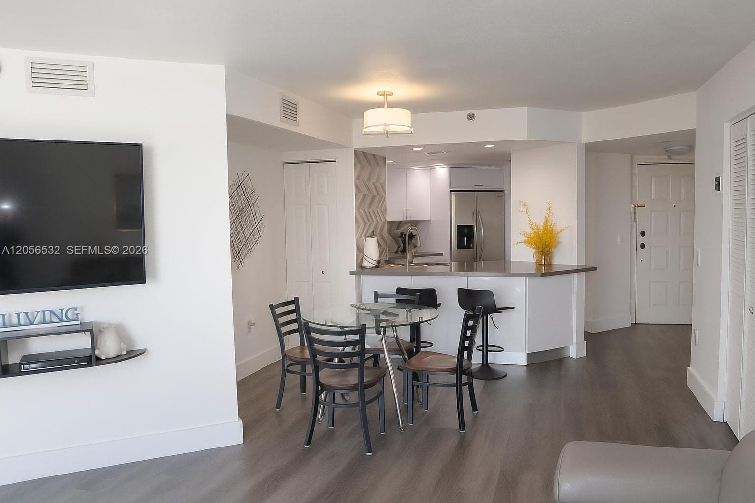 5880 Collins Ave 703 photo 3