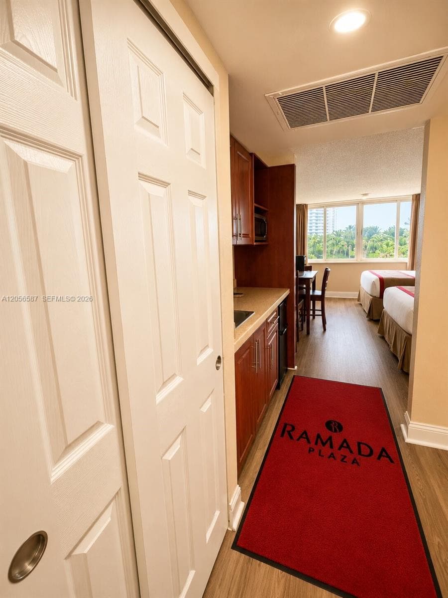 19201 Collins Ave 243 photo 4