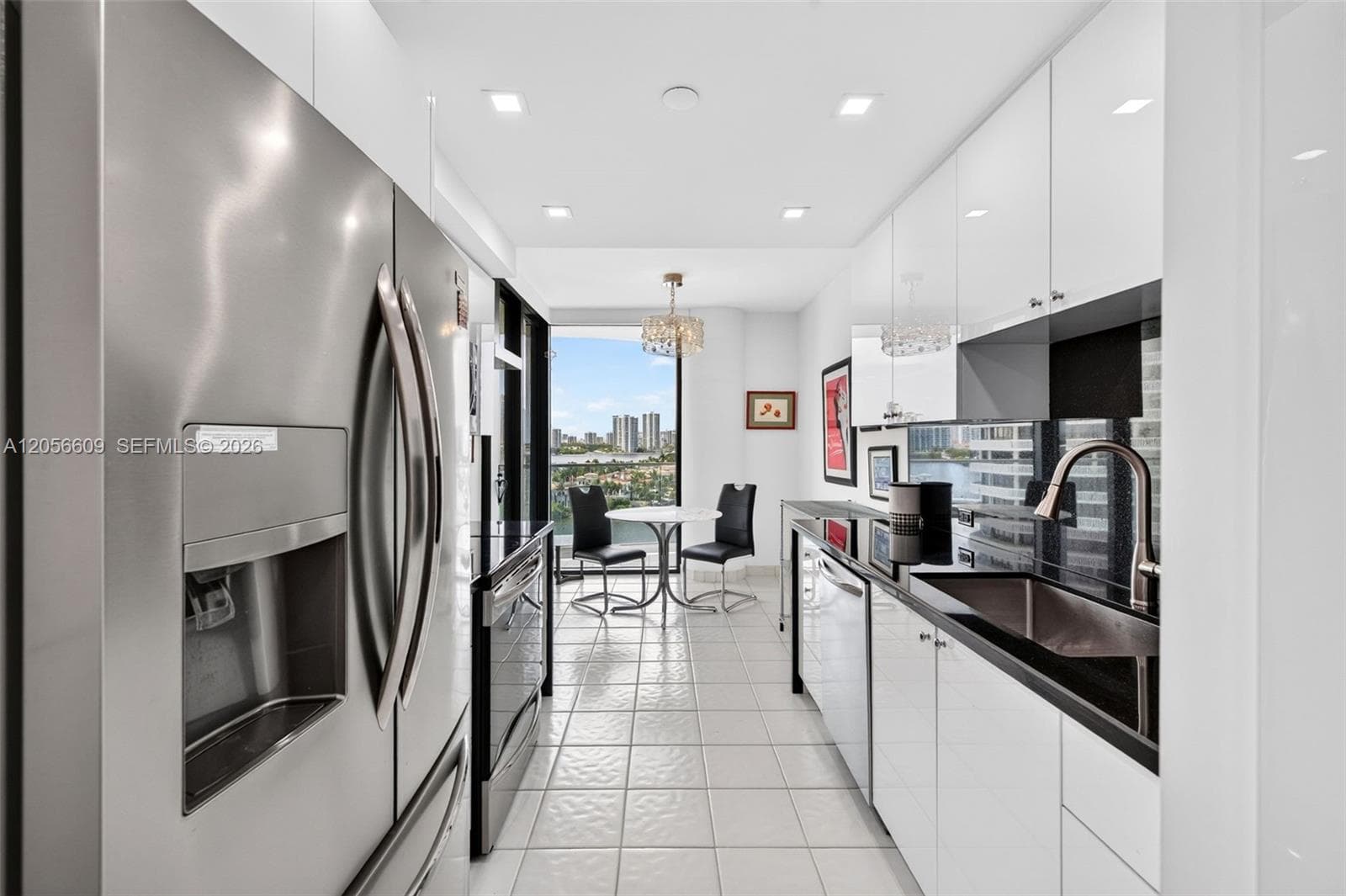 2800 Island Blvd 1005 photo 12
