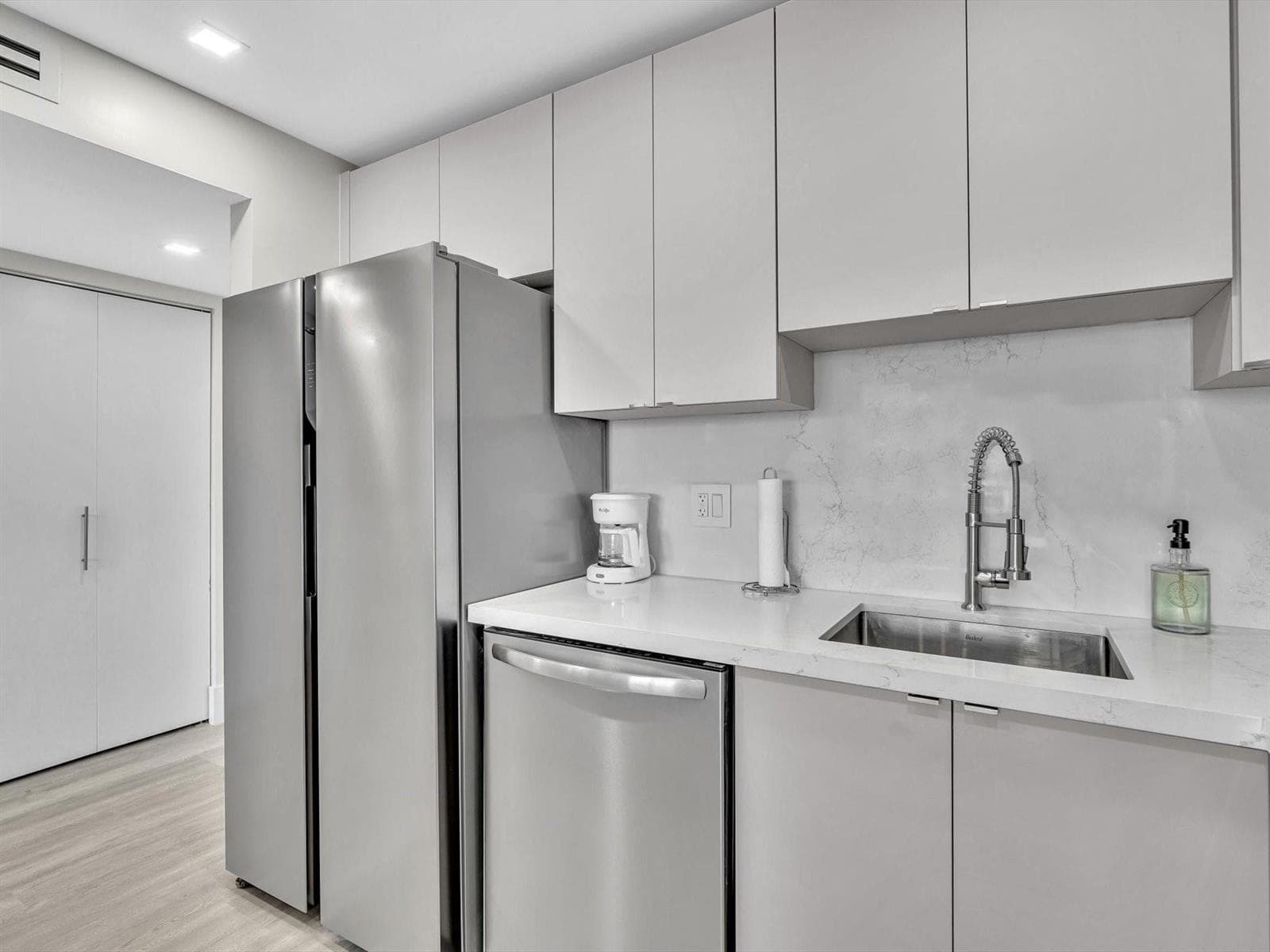 1421 S OCEAN Boulevard 503 photo 7