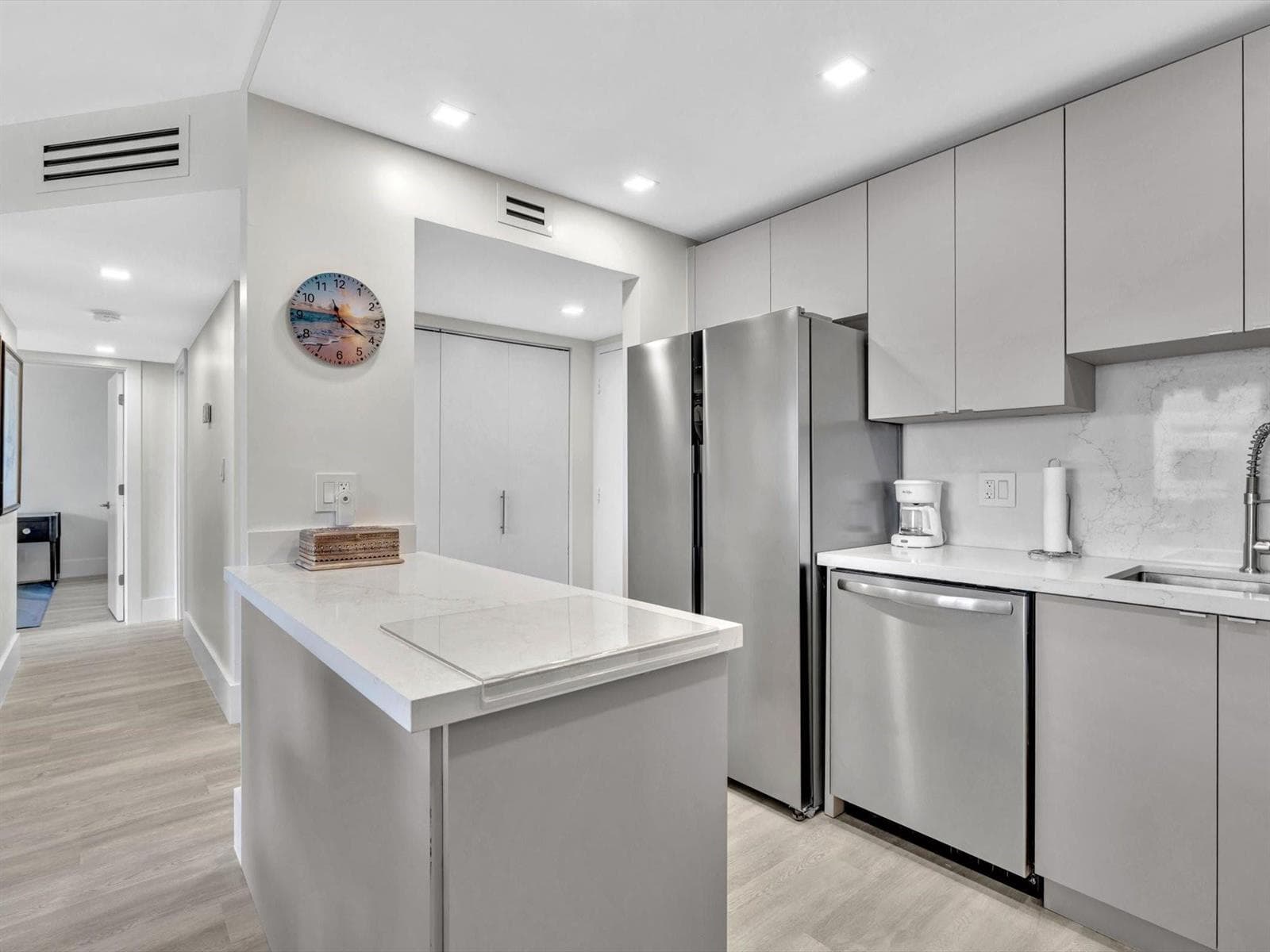 1421 S OCEAN Boulevard 503 photo 9