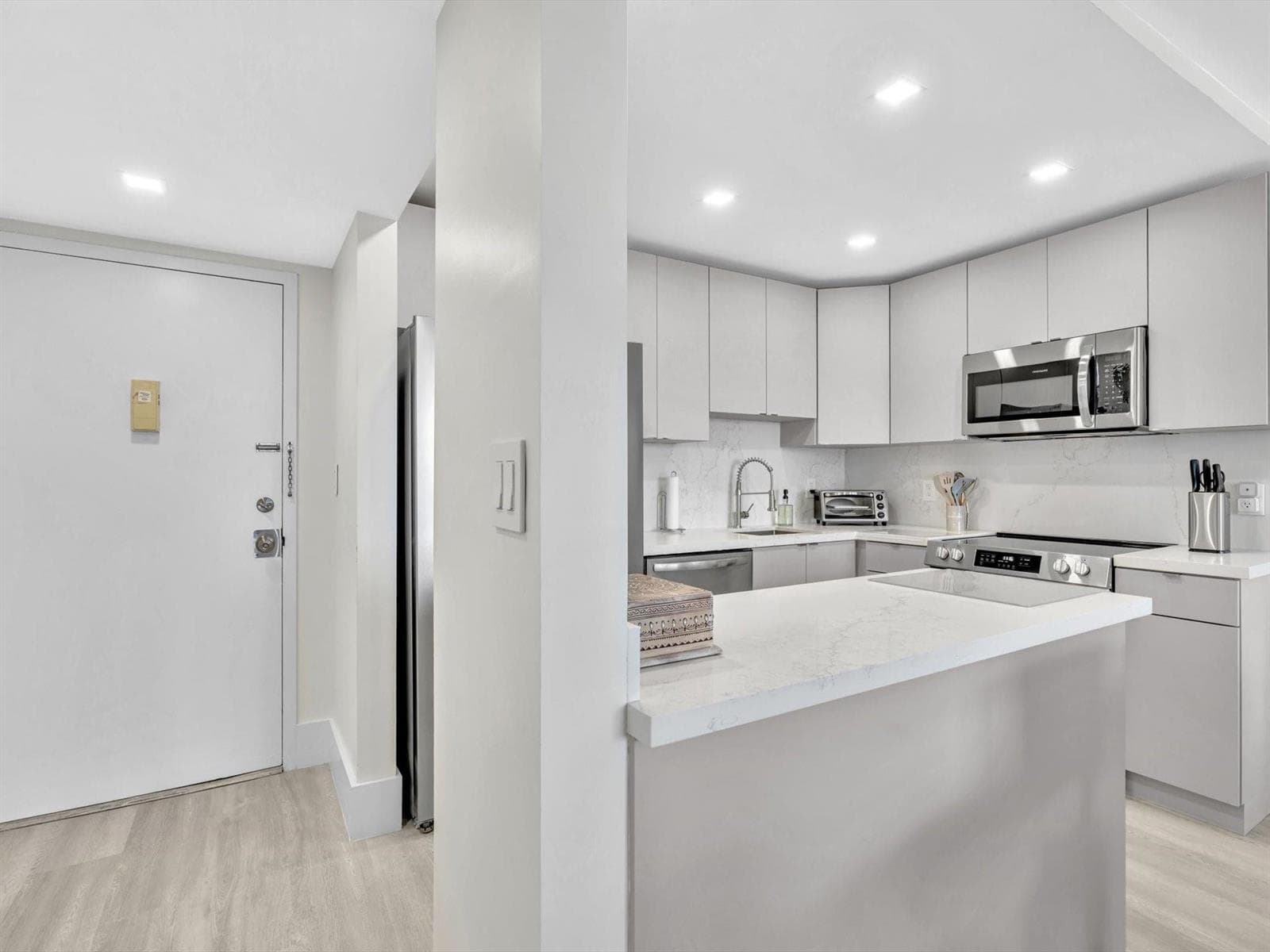 1421 S OCEAN Boulevard 503 photo 10