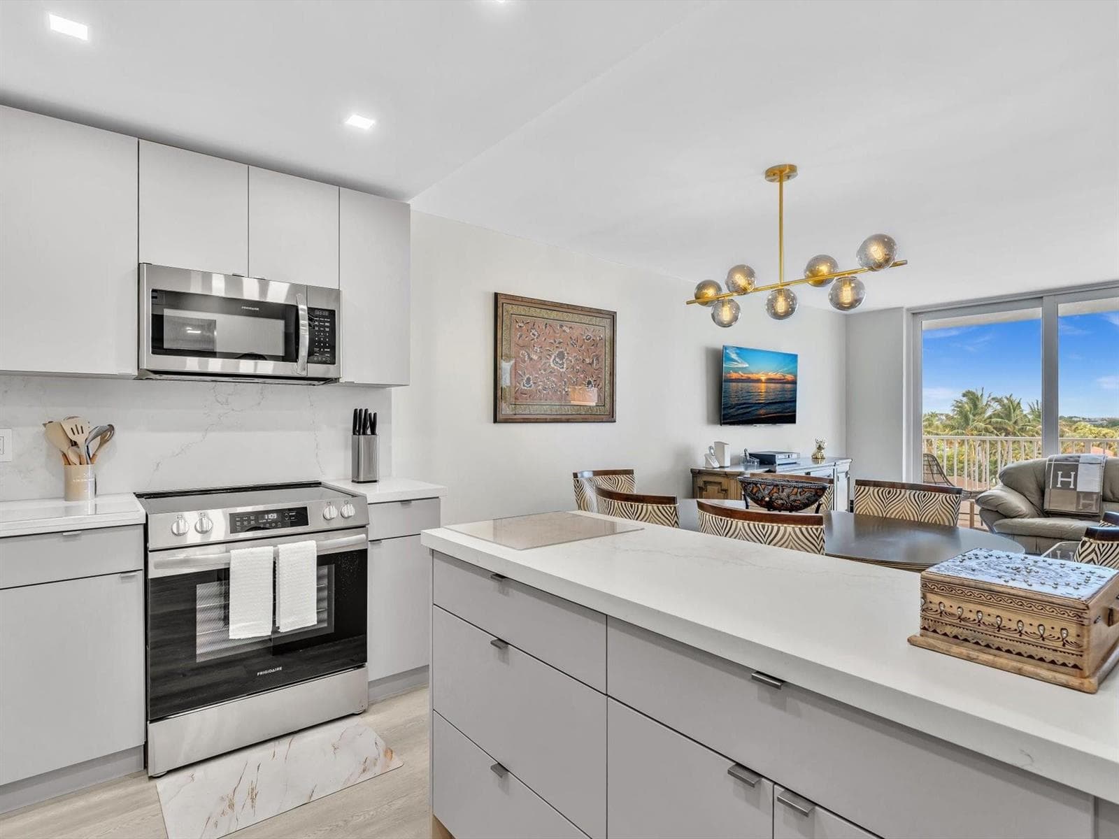 1421 S OCEAN Boulevard 503 photo 4