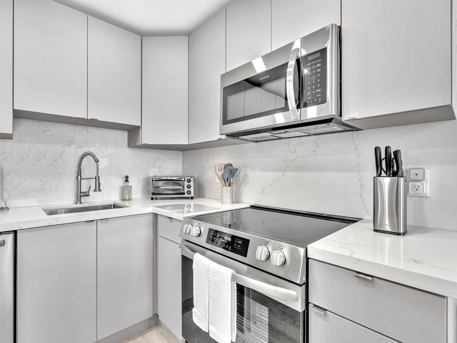 1421 S OCEAN Boulevard 503 photo 8
