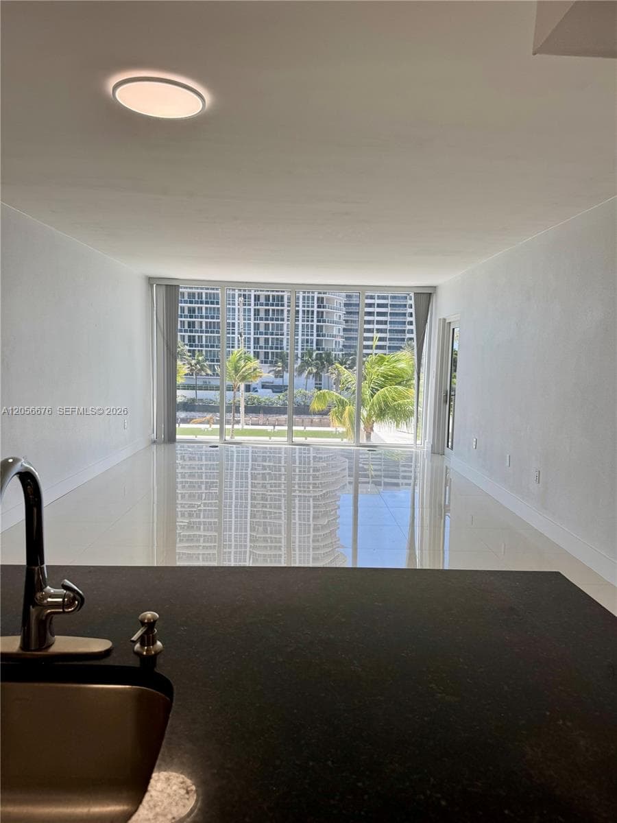 10275 Collins Ave 316 photo 7