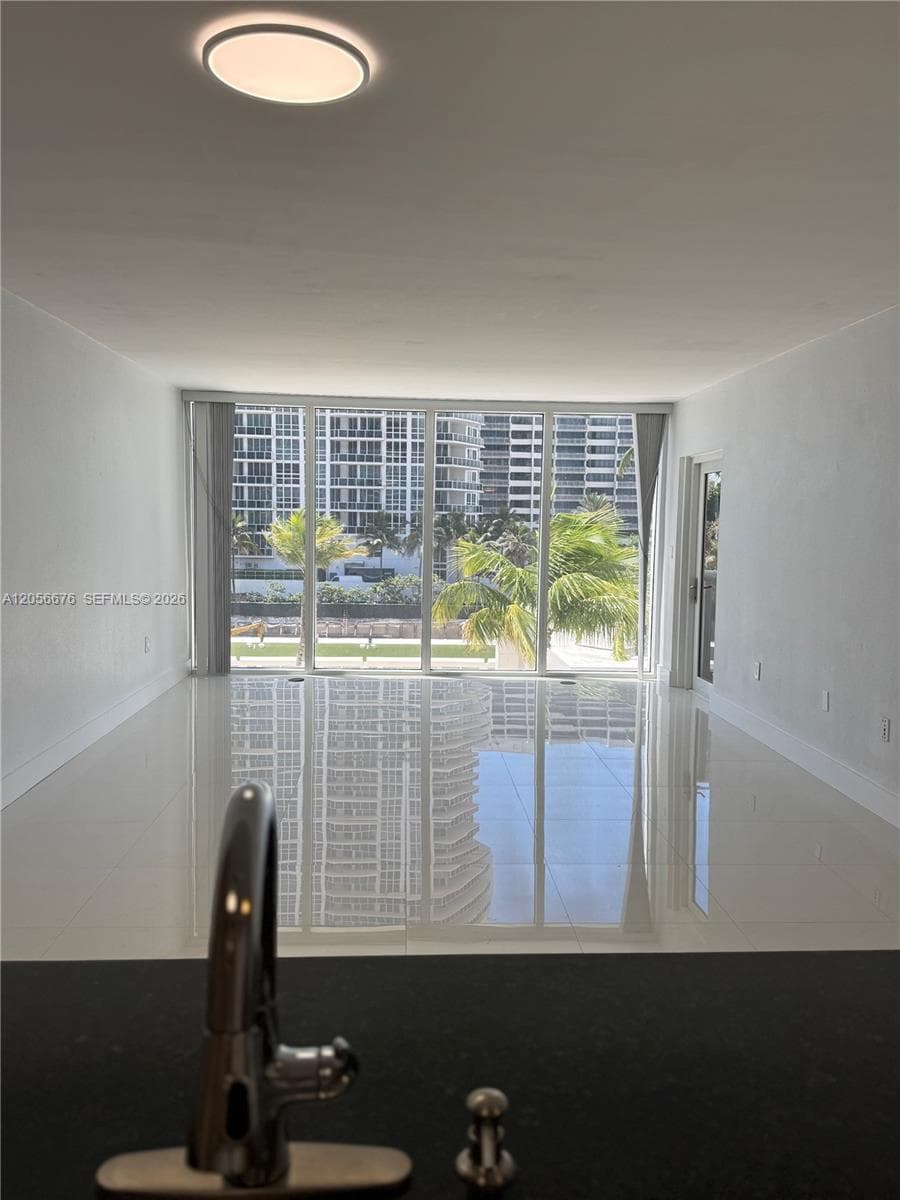10275 Collins Ave 316 photo 9