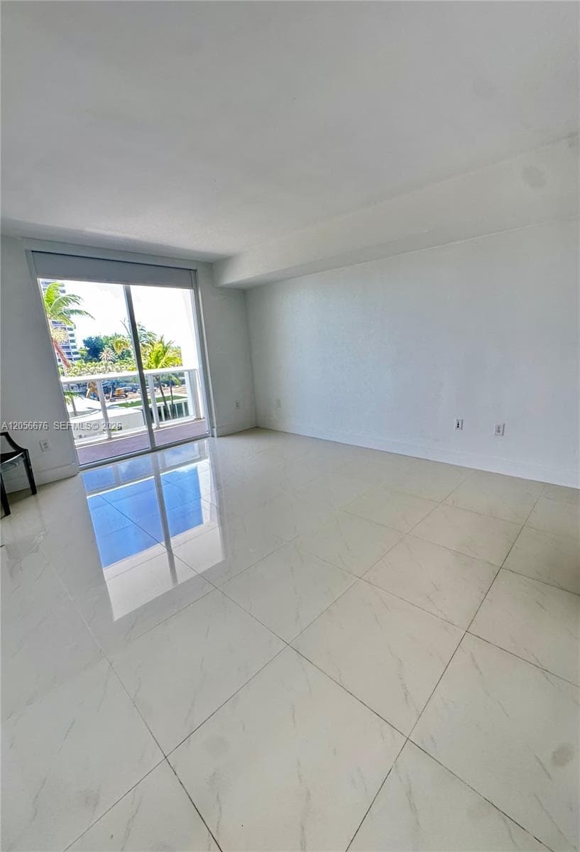 10275 Collins Ave 316 photo 14